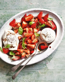 burrata strawberries 