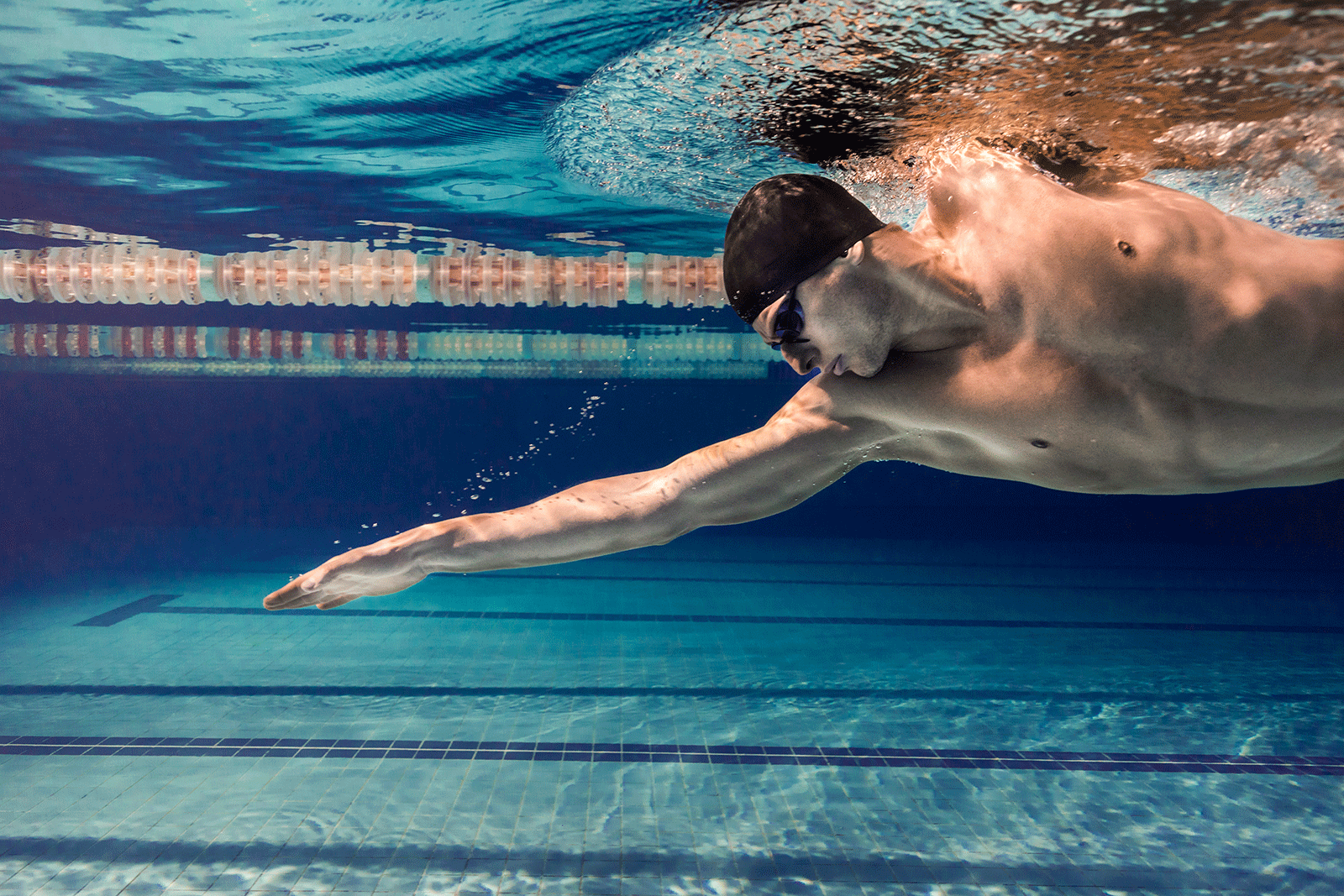 Indoor pool and swimming at Onelife Fitness