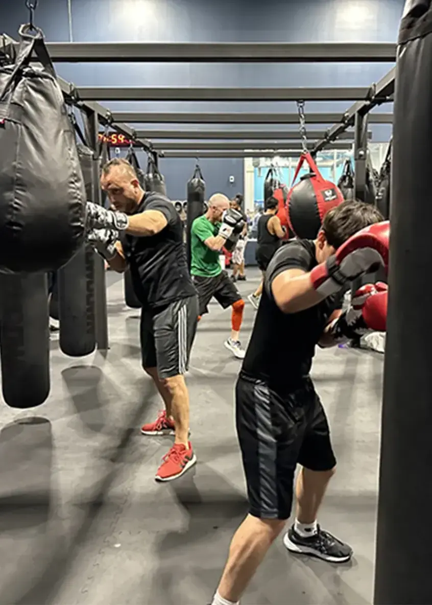 strike-studio-heavy-bag-training